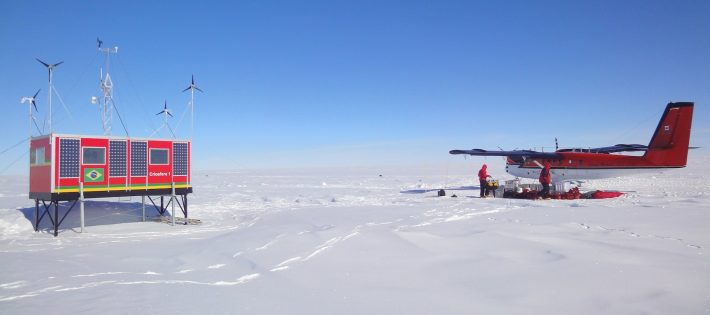 O Criosfera 1, primeiro módulo de pesquisa remota do Brasil na Antártida, em 2013. Foto: Heitor Evangelista