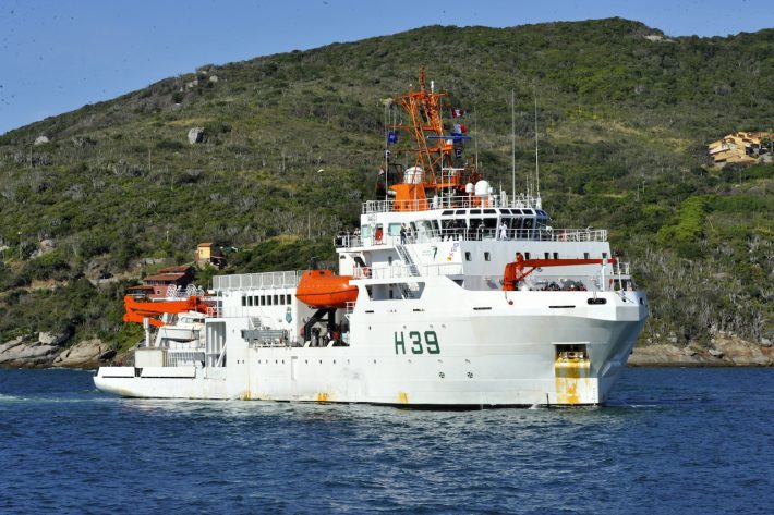 O navio Vital de Oliveira em Arraial do Cabo (RJ). Crédito: Marinha do Brasil